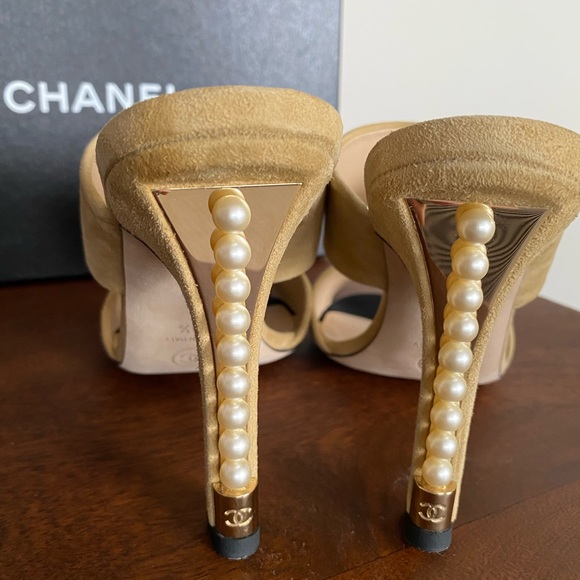 Chanel authentic heels. In suede and leather. - Picture 8 of 16